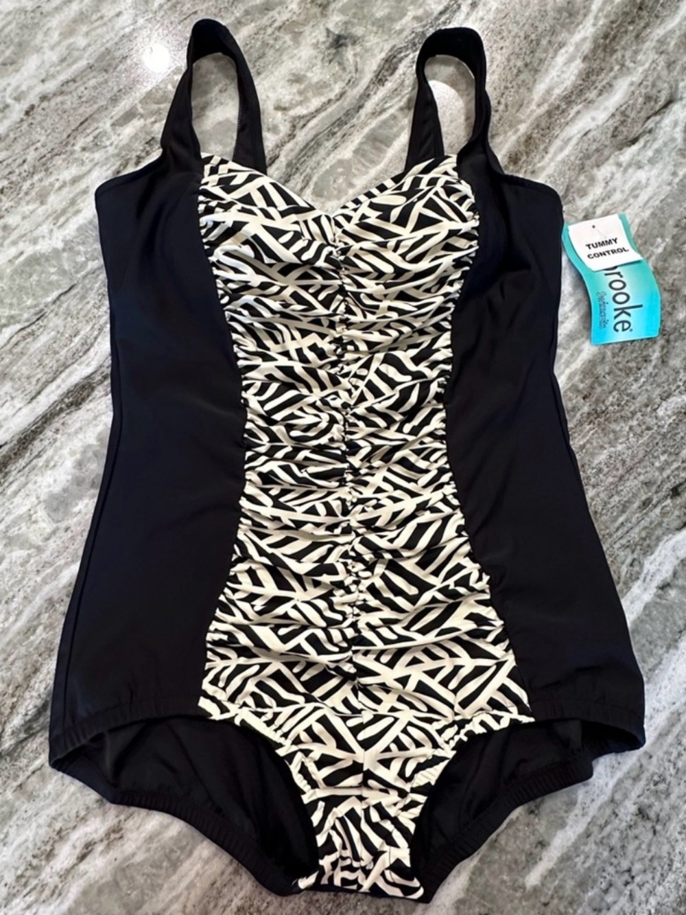 NWT Penbrooke Tummy Control One-Piece Swimsuit Size 18W